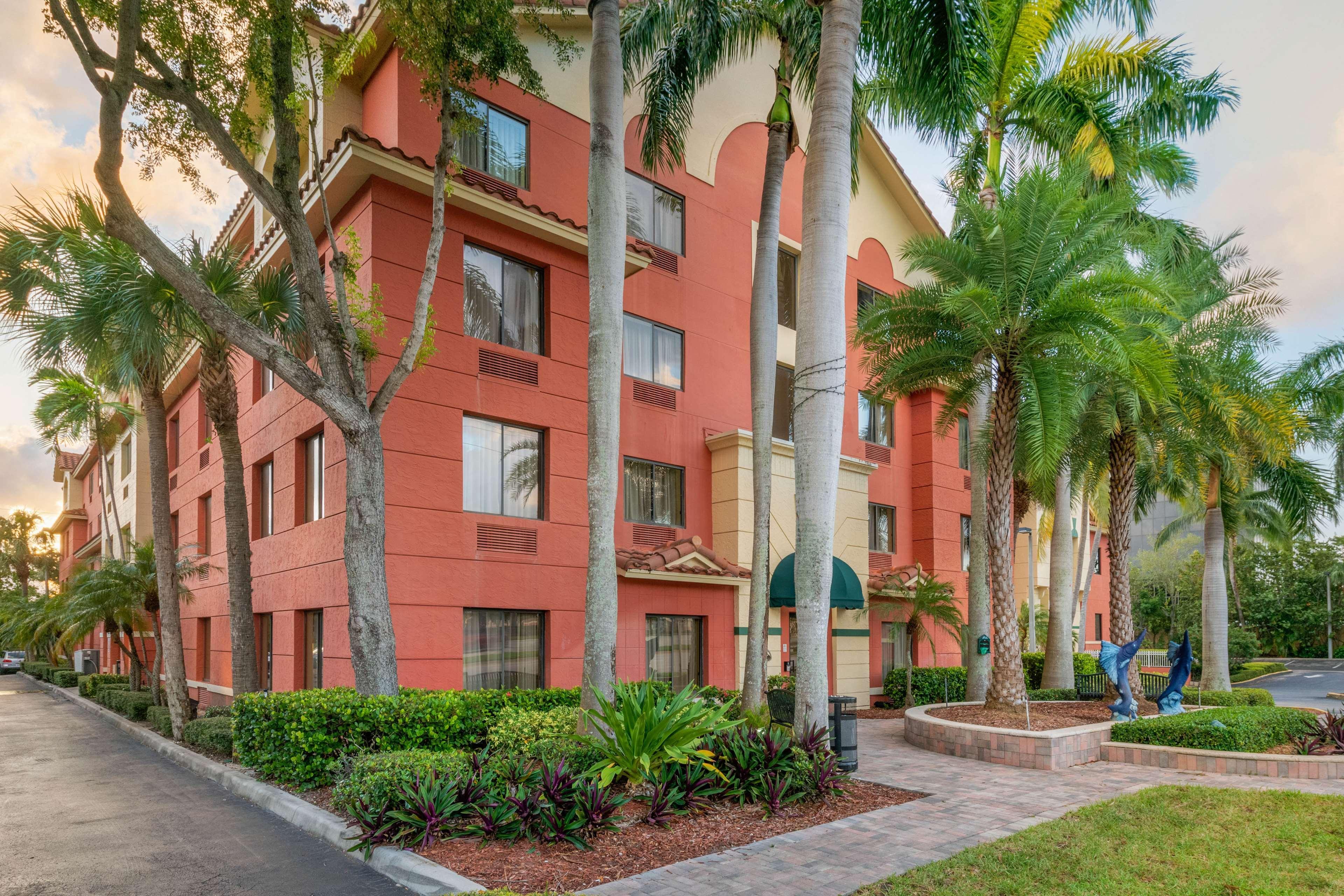 Best Western Plus Palm Beach Gardens Hotel & Suites And Conference Ct Bagian luar foto