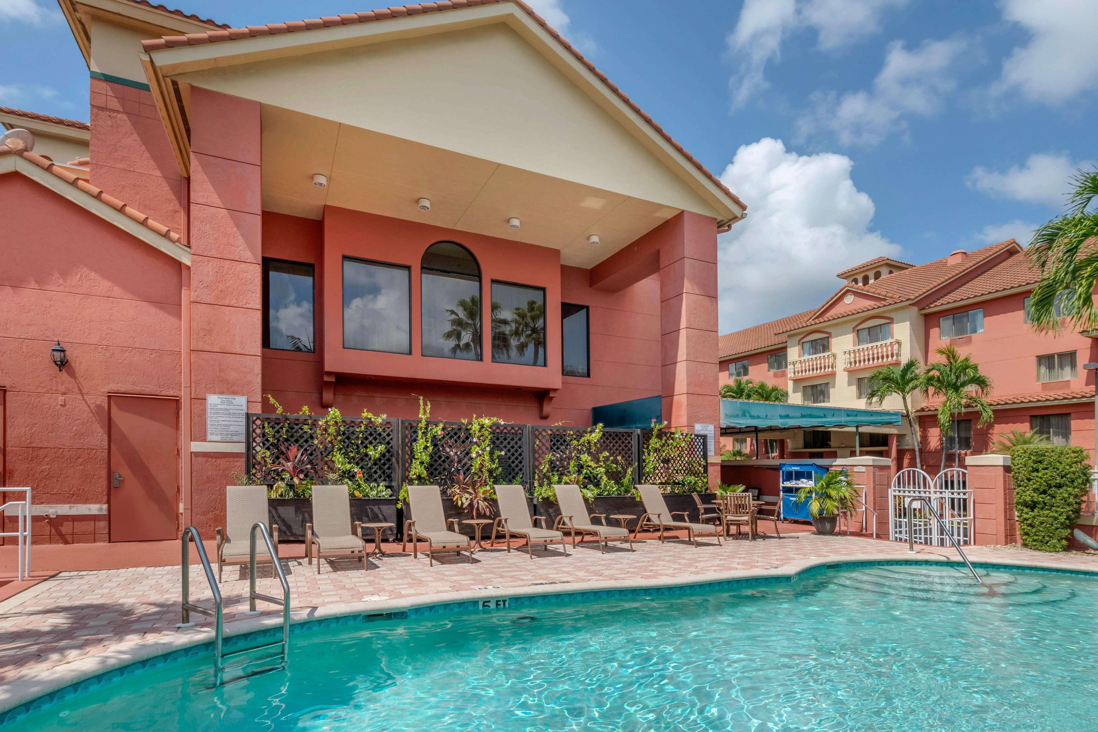 Best Western Plus Palm Beach Gardens Hotel & Suites And Conference Ct Bagian luar foto